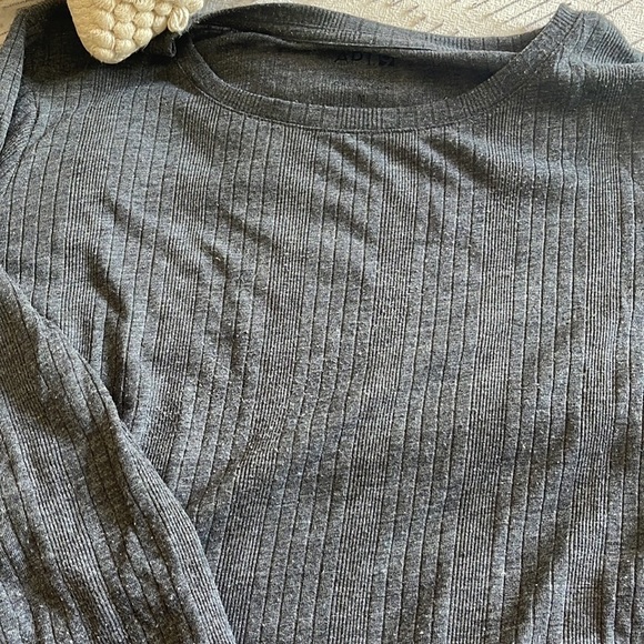 Gray light sweater, loose fit with patterned ribbing - Picture 2 of 2